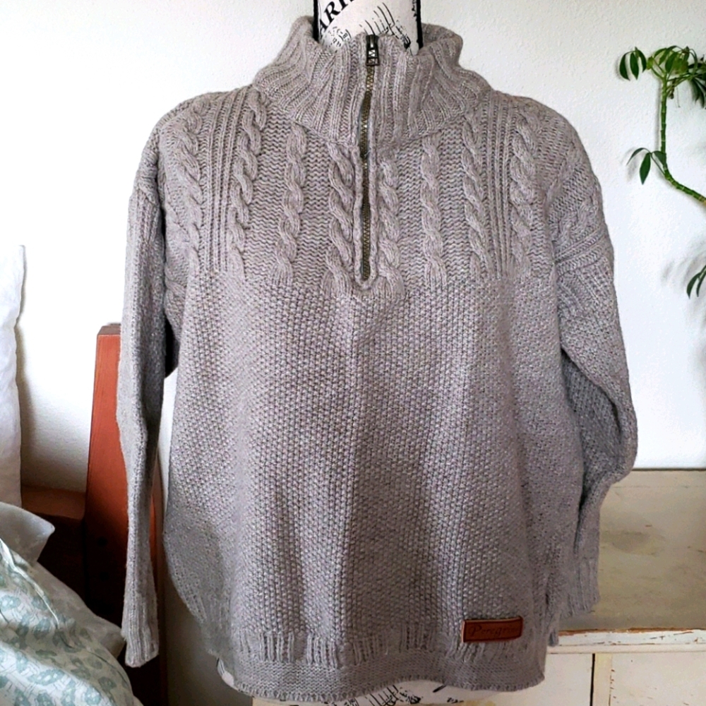 Peregrine 100 % wool sweater